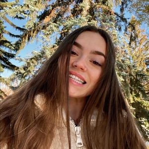 Meet your Posher: Hayley! ❤️